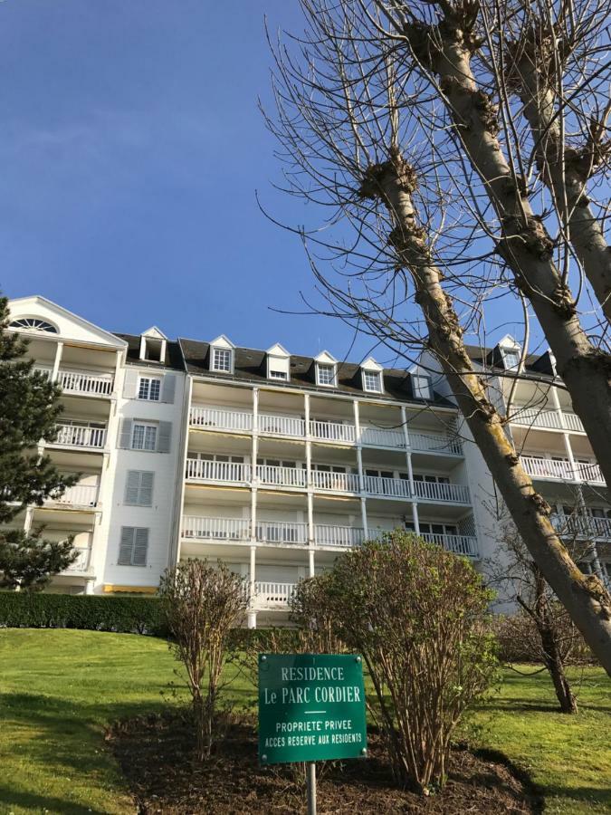 Les Terrasses Du Parc Cordier Трувил сюр Мер Екстериор снимка